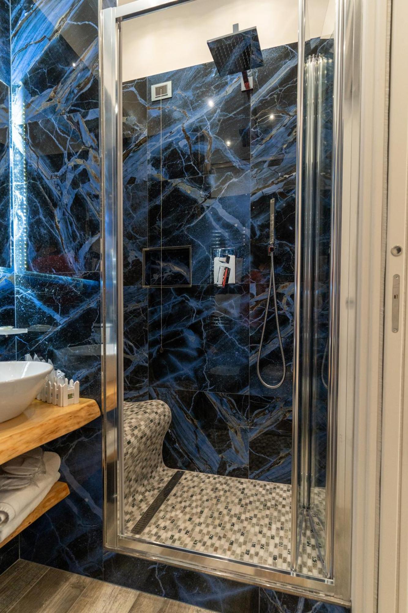 Suites Matteotti 57 Civitavecchia Ngoại thất bức ảnh