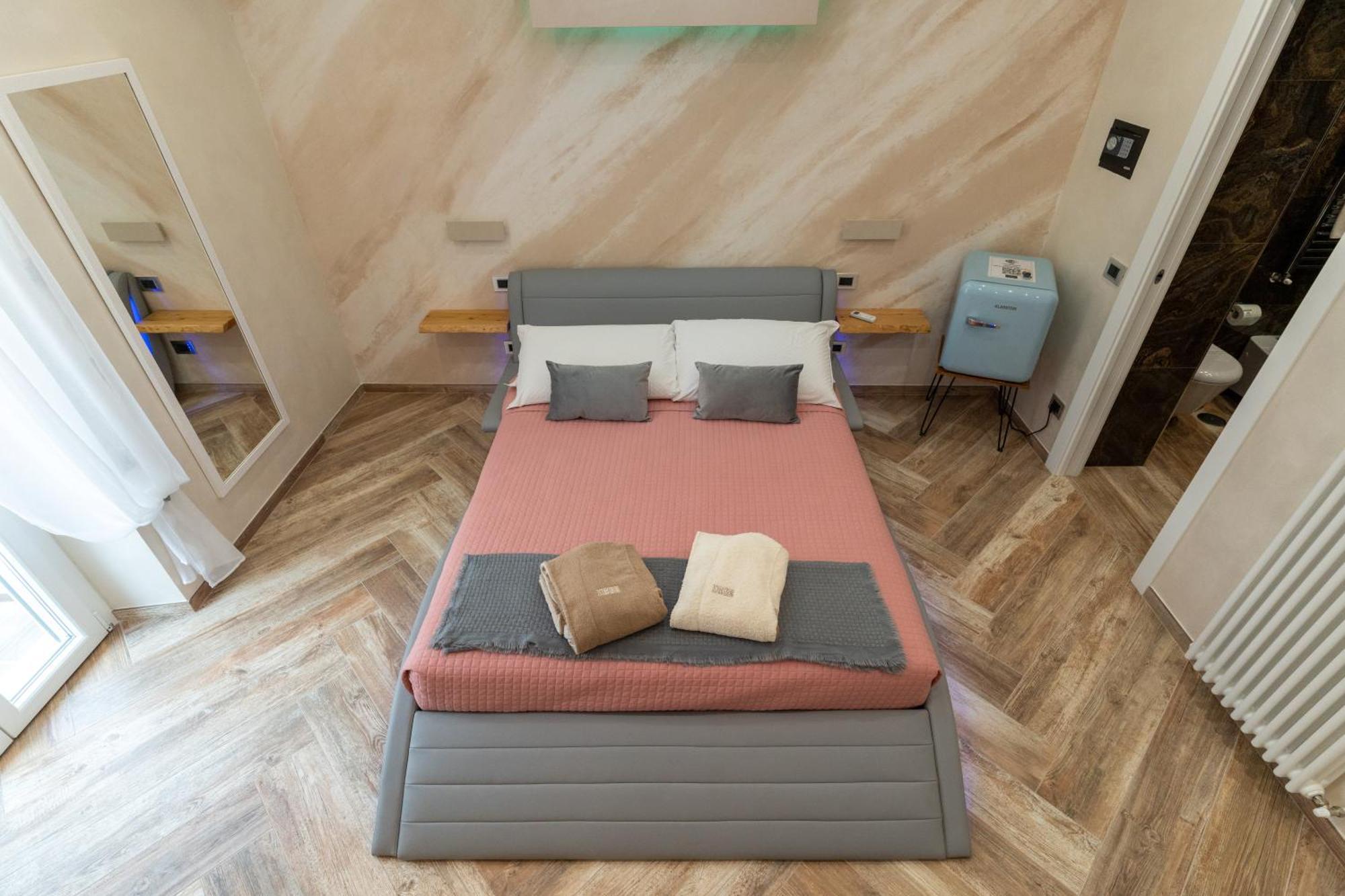 Suites Matteotti 57 Civitavecchia Ngoại thất bức ảnh